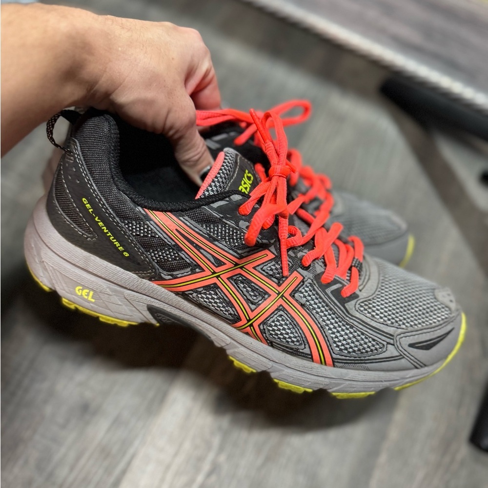 Asics Women's Gel-Venture 6 trail running shoe in a gray, black, and coral/lime